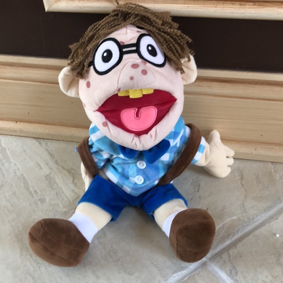 Cody puppet sml - Picture 2 of 3